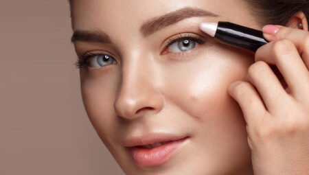 Romantik Makyaj Nasıl Yapılır?