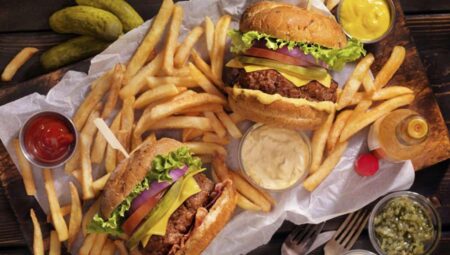 Dışarıdan yemek ve hazır gıdalar vücut dengesini bozuyor!